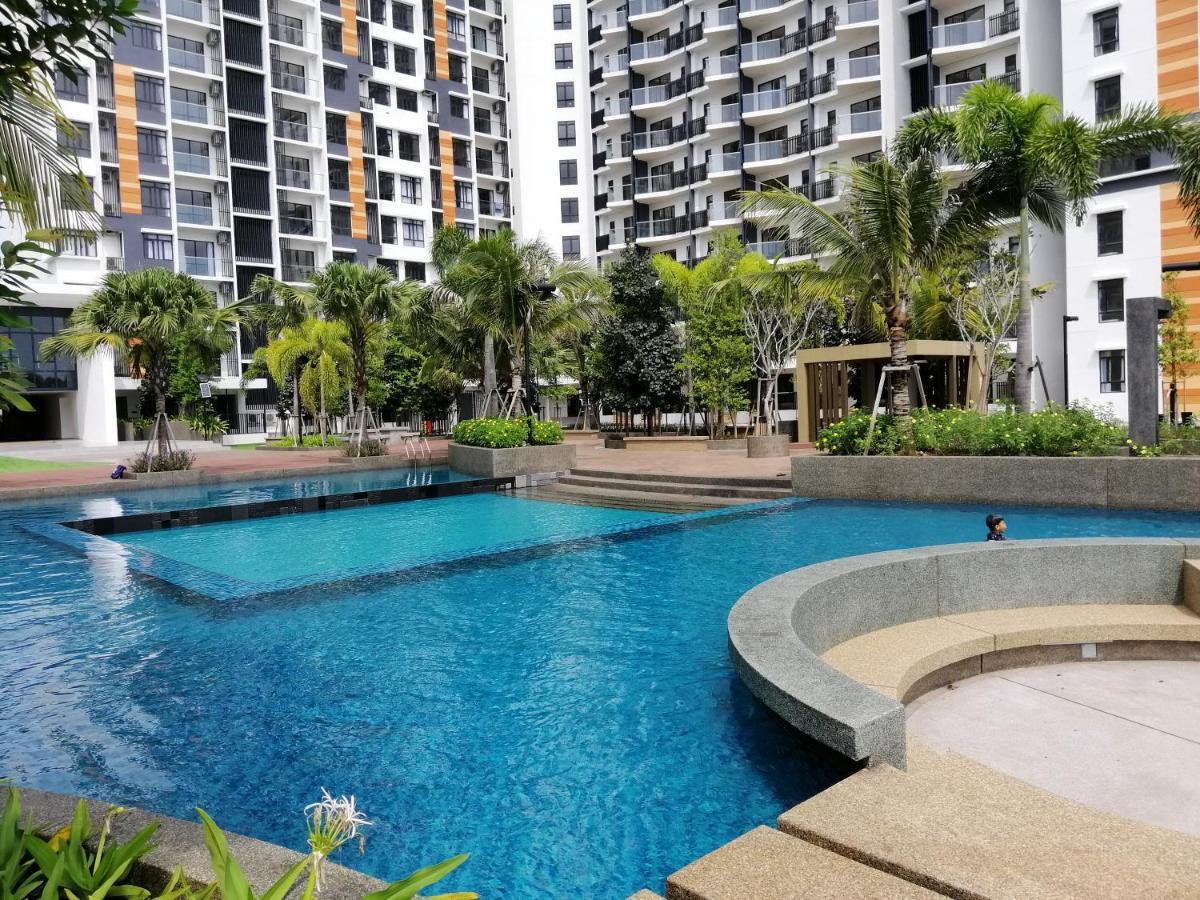 Timurbay Seafront Residence By Hardinahomes Kuantan Esterno foto