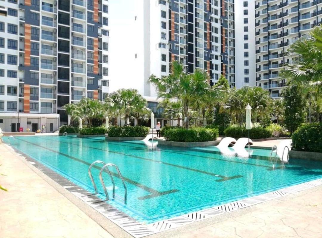 Timurbay Seafront Residence By Hardinahomes Kuantan Esterno foto