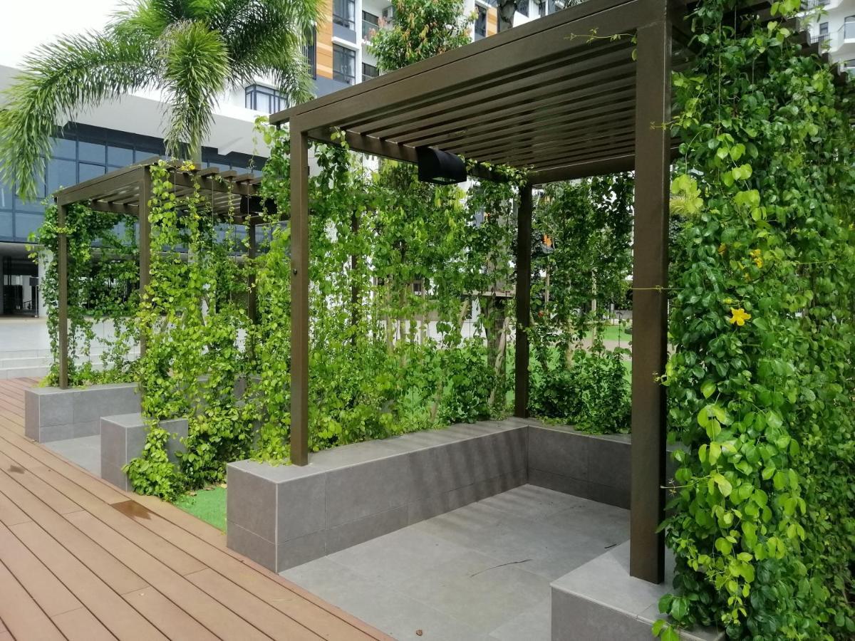 Timurbay Seafront Residence By Hardinahomes Kuantan Esterno foto