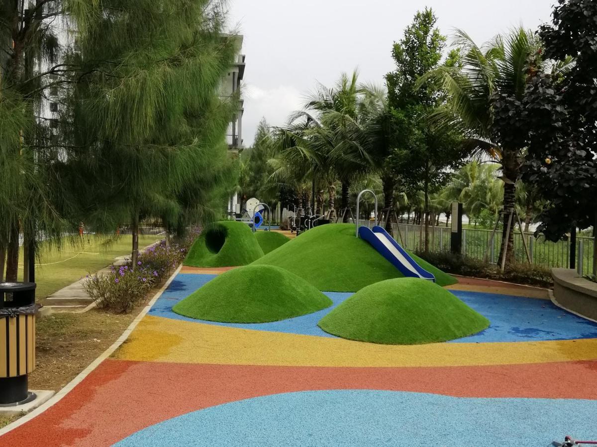 Timurbay Seafront Residence By Hardinahomes Kuantan Esterno foto