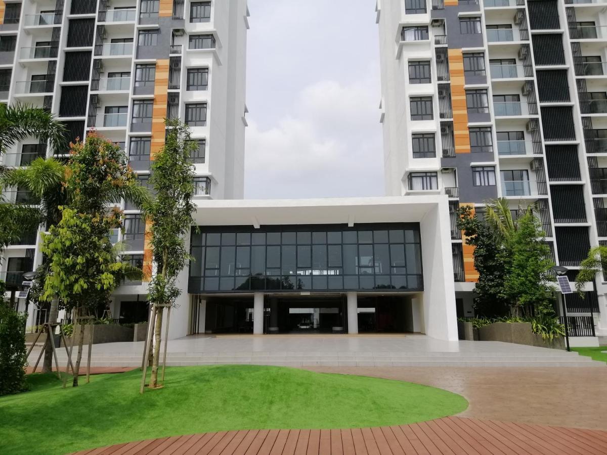 Timurbay Seafront Residence By Hardinahomes Kuantan Esterno foto