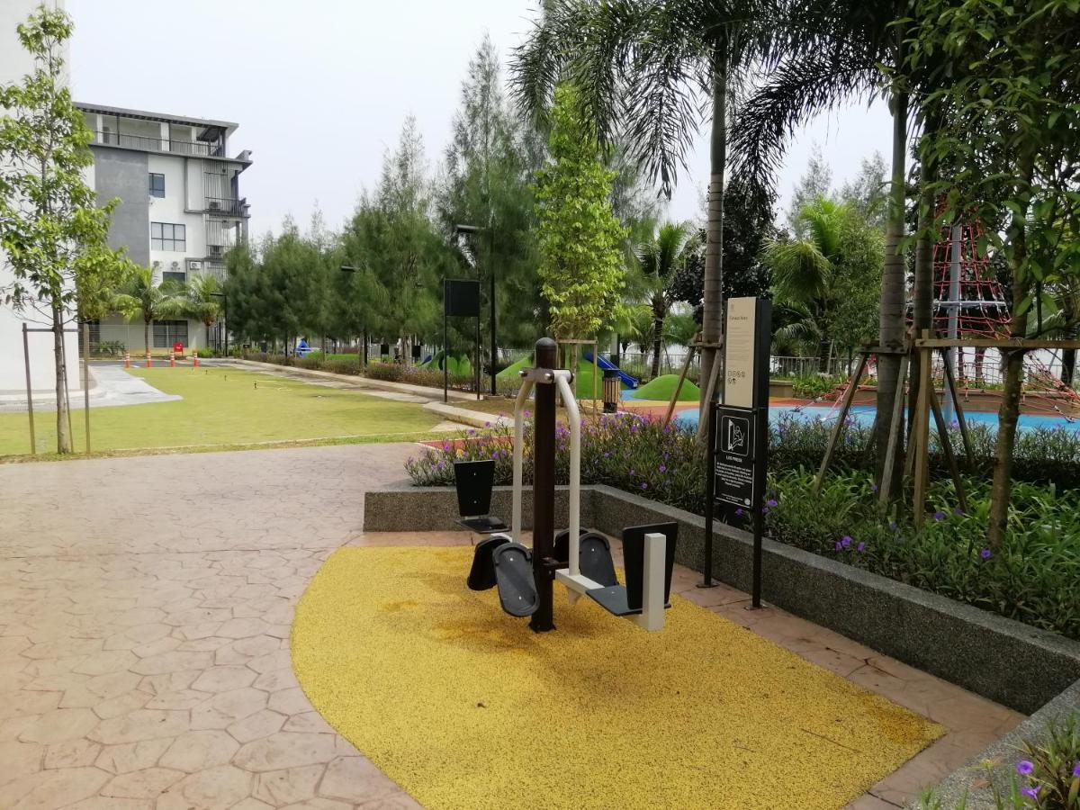 Timurbay Seafront Residence By Hardinahomes Kuantan Esterno foto